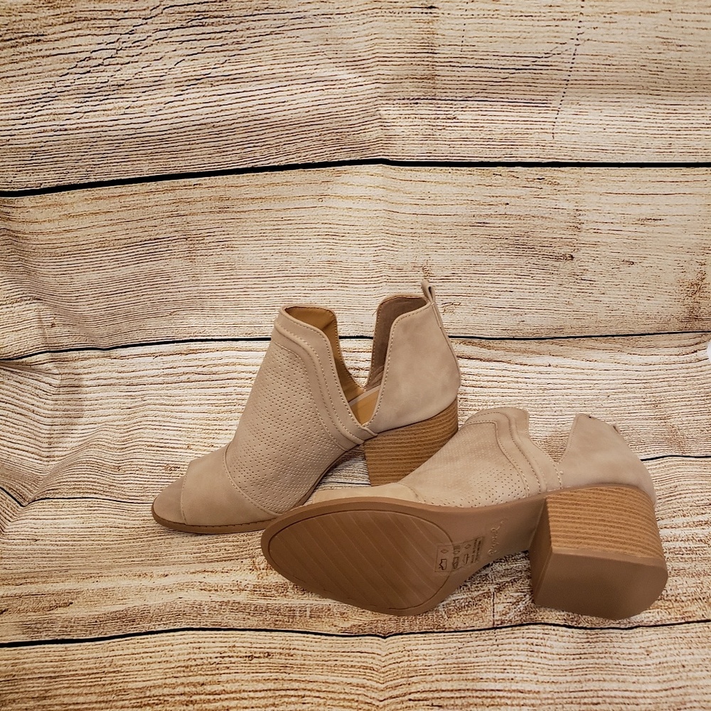 Booties - Picture 5 of 7